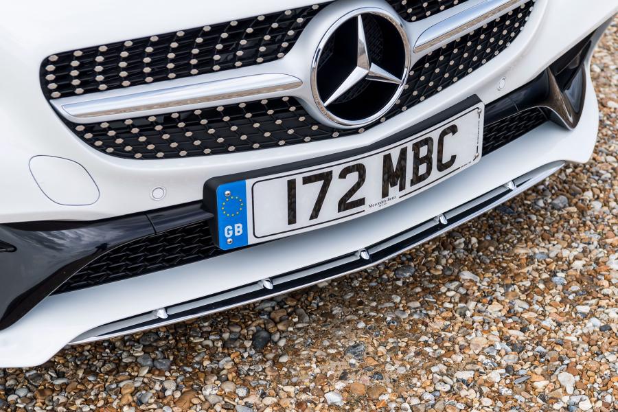 Детали экстерьера Mercedes-Benz SLC180 AMG Line (R172) 2016 года  (UK) (фото 25 из 40)